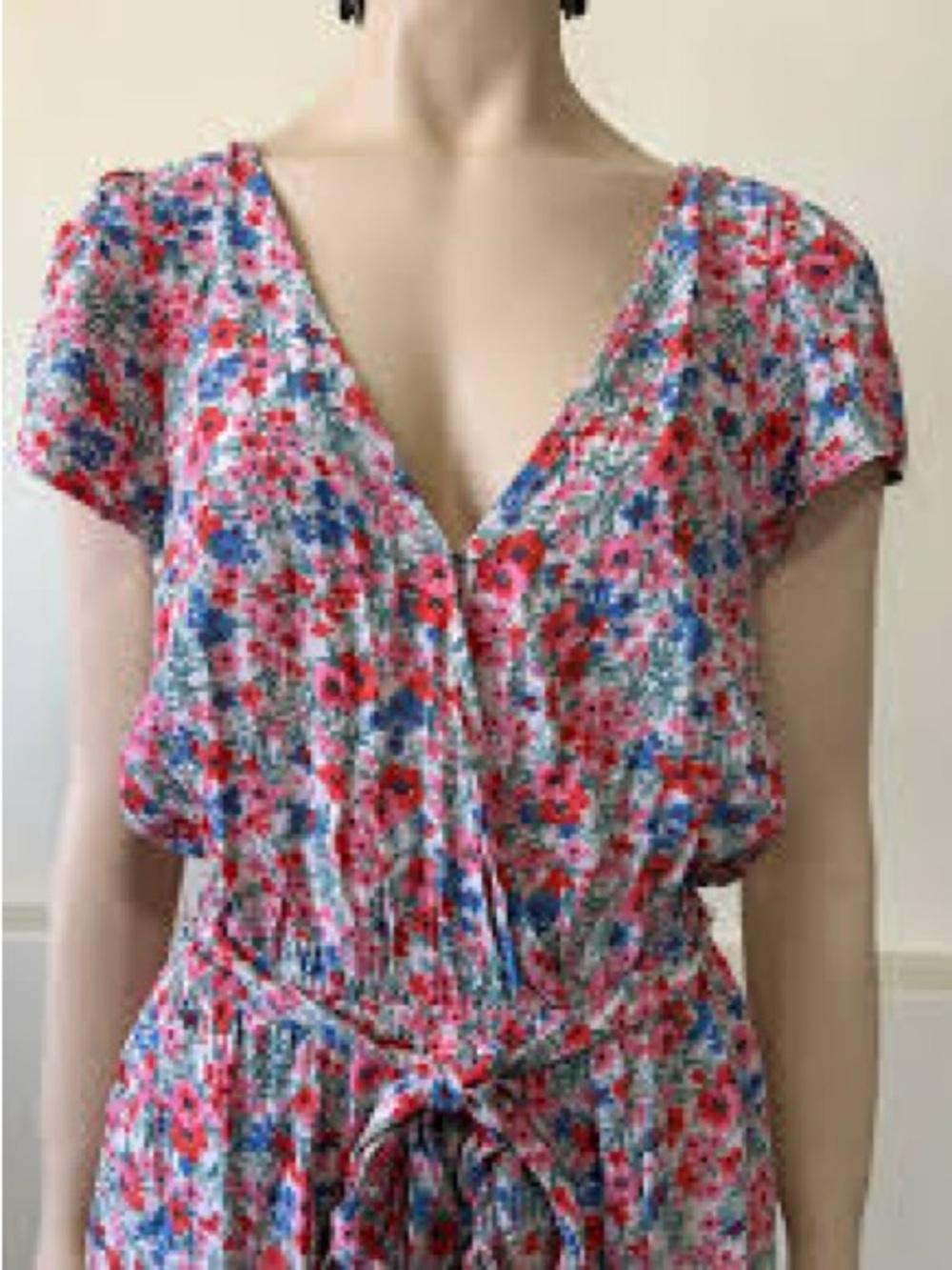 American Eagle Floral Wrap Romper | Size‎ S | Tie Waist